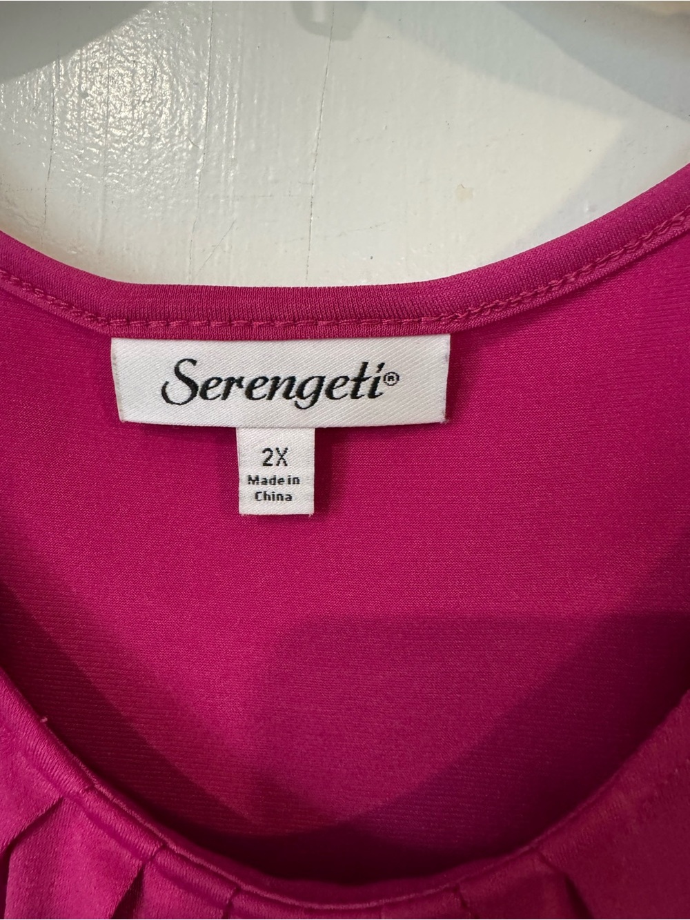 Serengeti Women’s 2X Berry Pleated Neck Sleeveless Knit Top - Picture 4 of 6